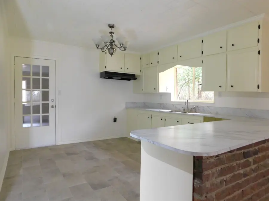 618 Temple, Woodville, TX 75979 - #2