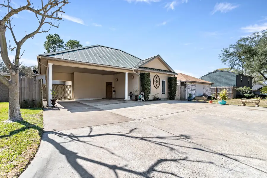 5855 Woodway Dr, Beaumont, TX 77707 - #2