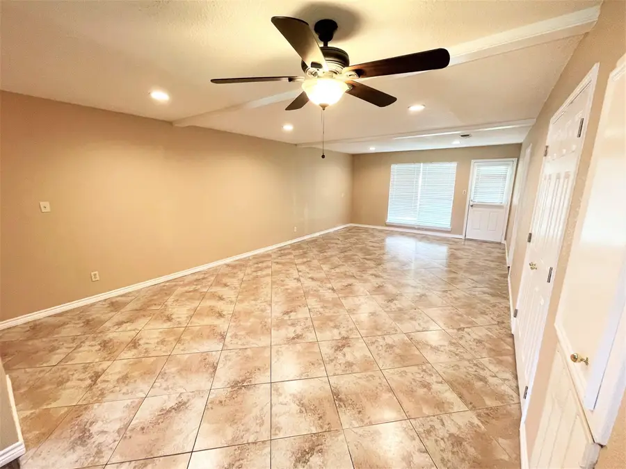 16 Concord Dr, Orange, TX 77632 - #3