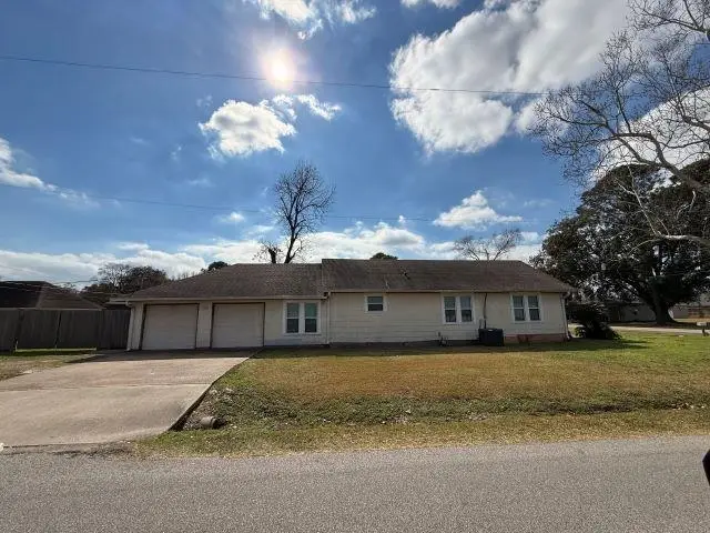 2401 8th Street, Port Neches, TX 77651 - #3