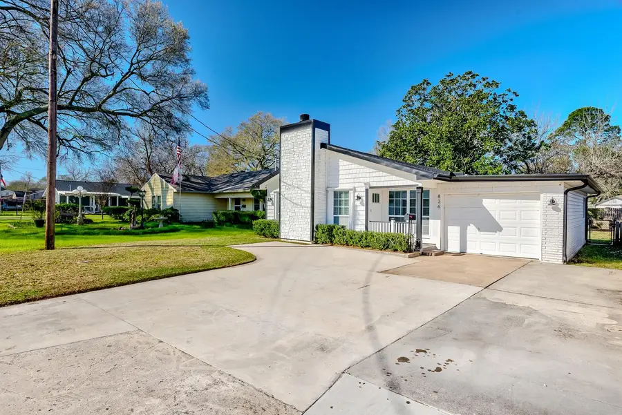 826 Wagner St, Port Neches, TX 77651 - #3