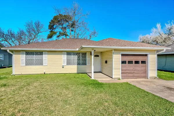 6351 Verde St, Groves, TX 77619