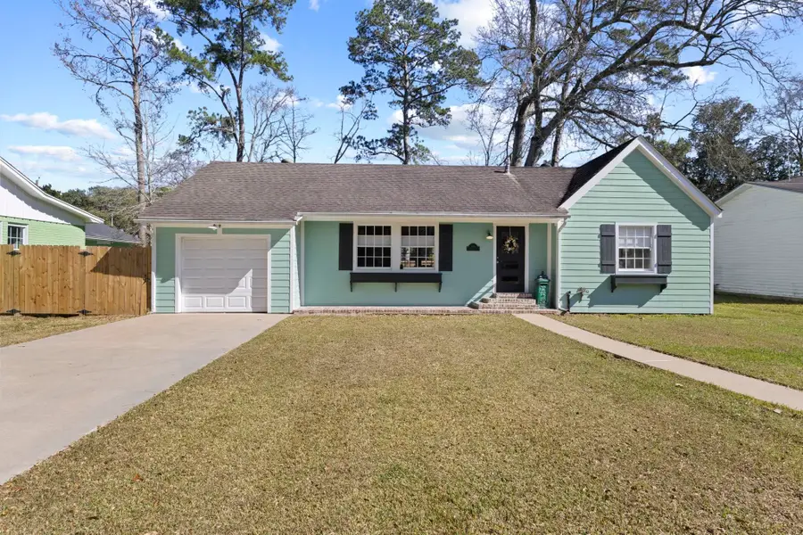 650 N 10th Streeet, Silsbee, TX 77656 - #2