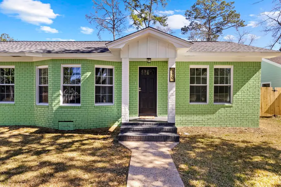 670 N 10th Street, Silsbee, TX 77656 - #2