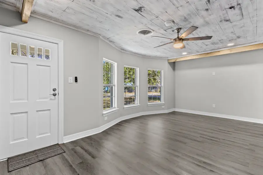 670 N 10th Street, Silsbee, TX 77656 - #3