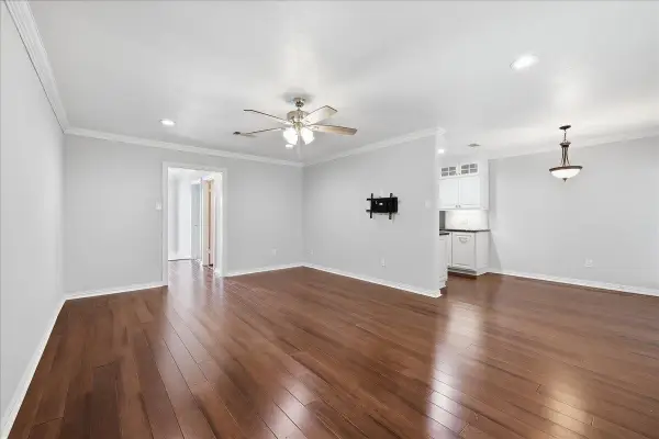 1050 Parkmeadow, Beaumont, TX 77706