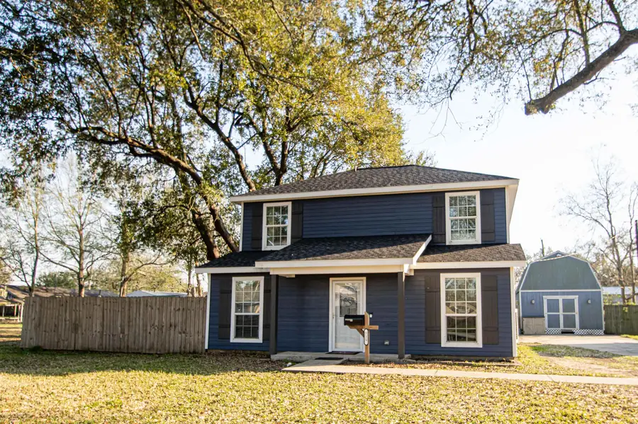 729 Avenue D, Port Neches, TX 77651 - #2