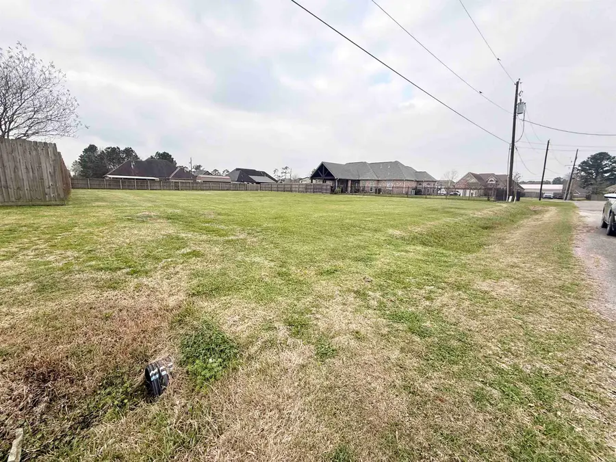 000 Joshua Circle, Orange, TX 77630 - #2