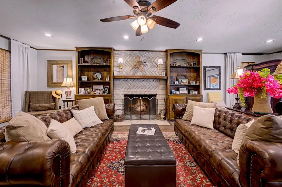 550 Willow Dr, Jasper, TX 75951 - #3