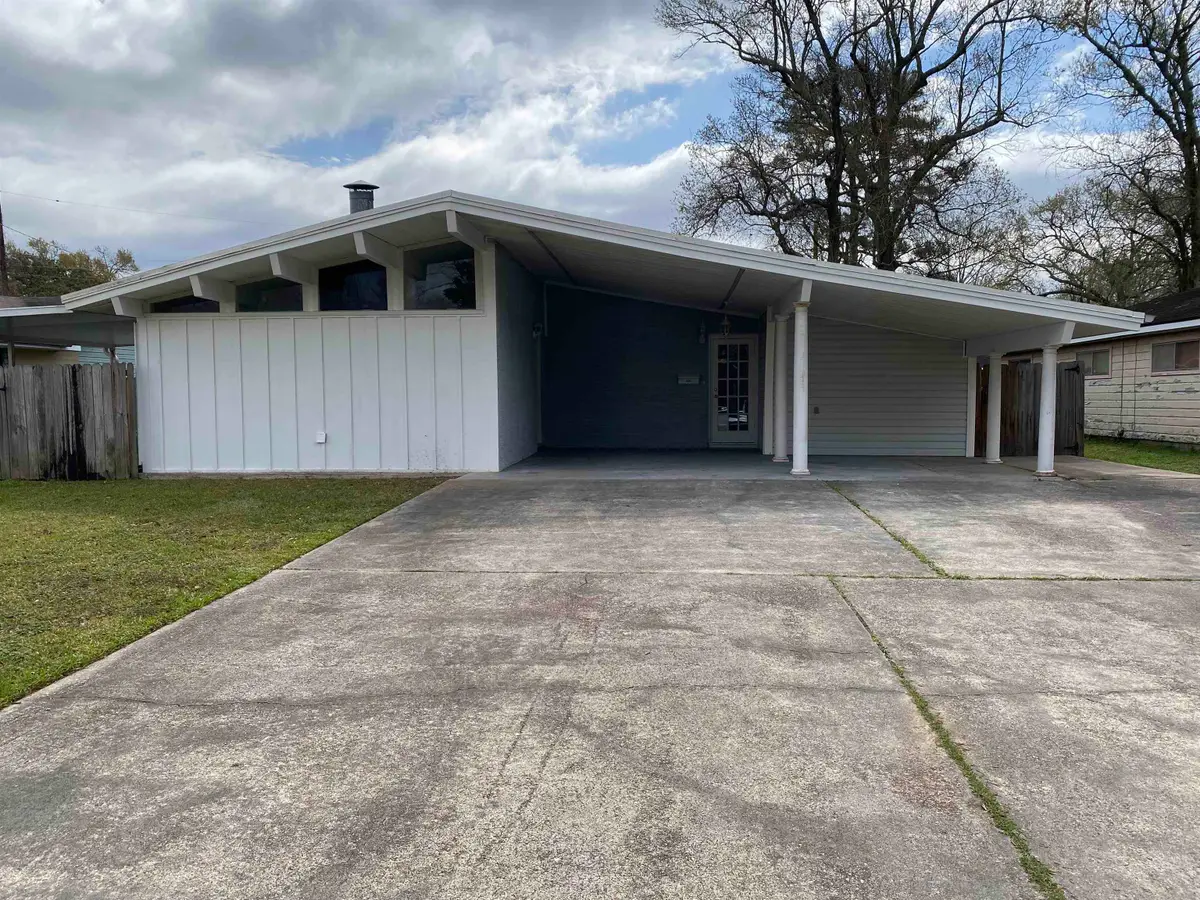 3015 Avenue L, Nederland, TX 77627 - #1