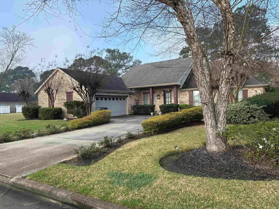 3738 Champions Dr, Beaumont, TX 77707 - #2