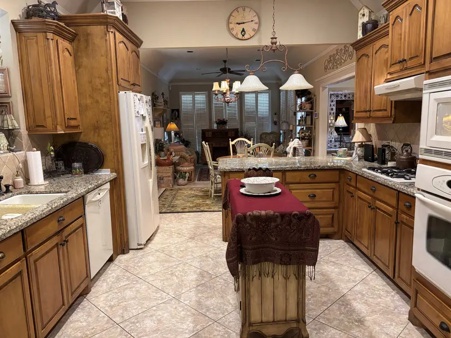 3738 Champions Dr, Beaumont, TX 77707 - #3