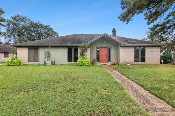 1195 Chatwood Drive, Beaumont, TX 77706