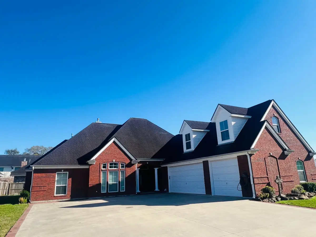 2631 River Oaks Dr, Port Neches, TX 77651 - #1