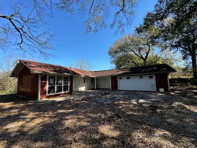 1195 Gunter St, Beaumont, TX 77705 - #2
