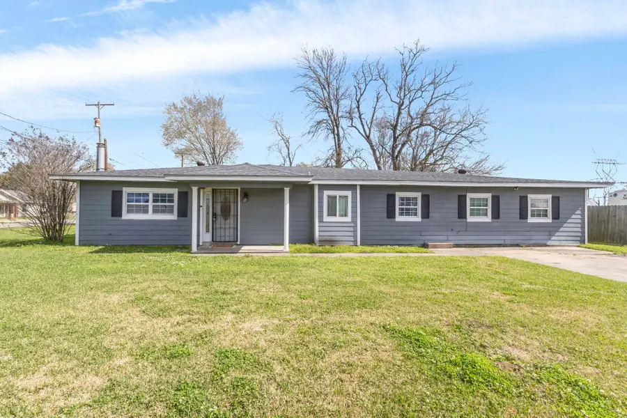 3420 N Twin City Hwy, Central Gardens, TX 77659 - #2