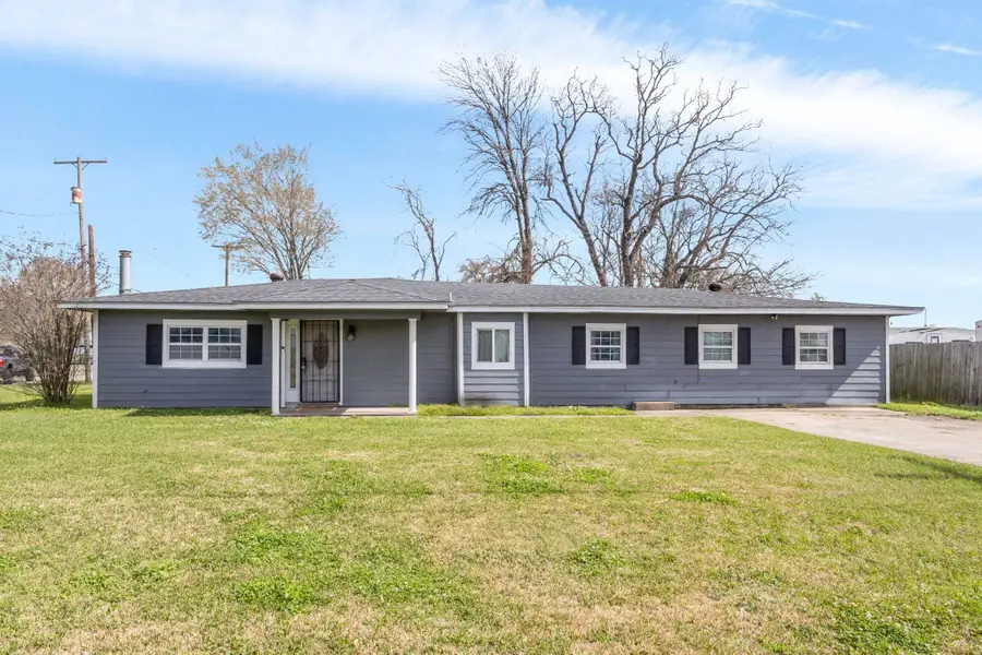 3420 N Twin City Hwy, Central Gardens, TX 77659 - #3