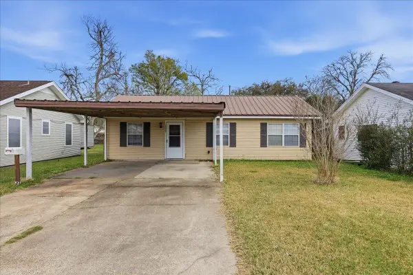 2229 2nd St, Port Neches, TX 77651