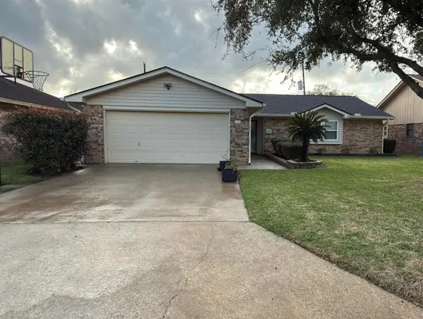 1197 Briarmeadow Drive, Beaumont, TX 77706-3837