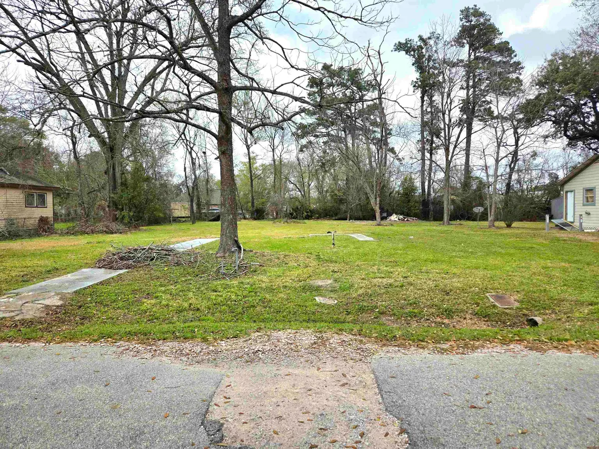 3416 Lark St., Orange, TX 77630 - #1