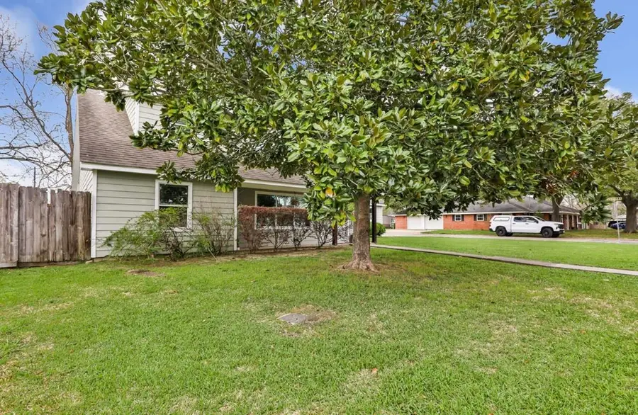 1005 Woods Dr, Liberty, TX 77575 - #3