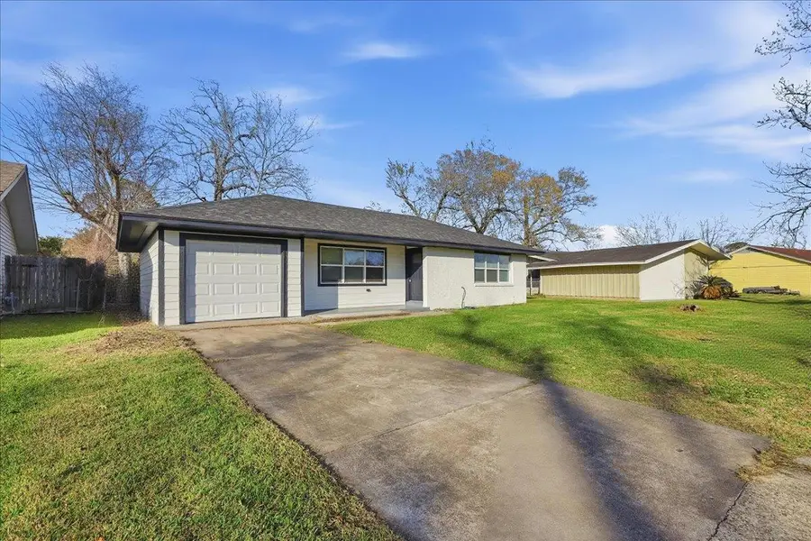 4030 Bayou Rd, Beaumont, TX 77707 - #3