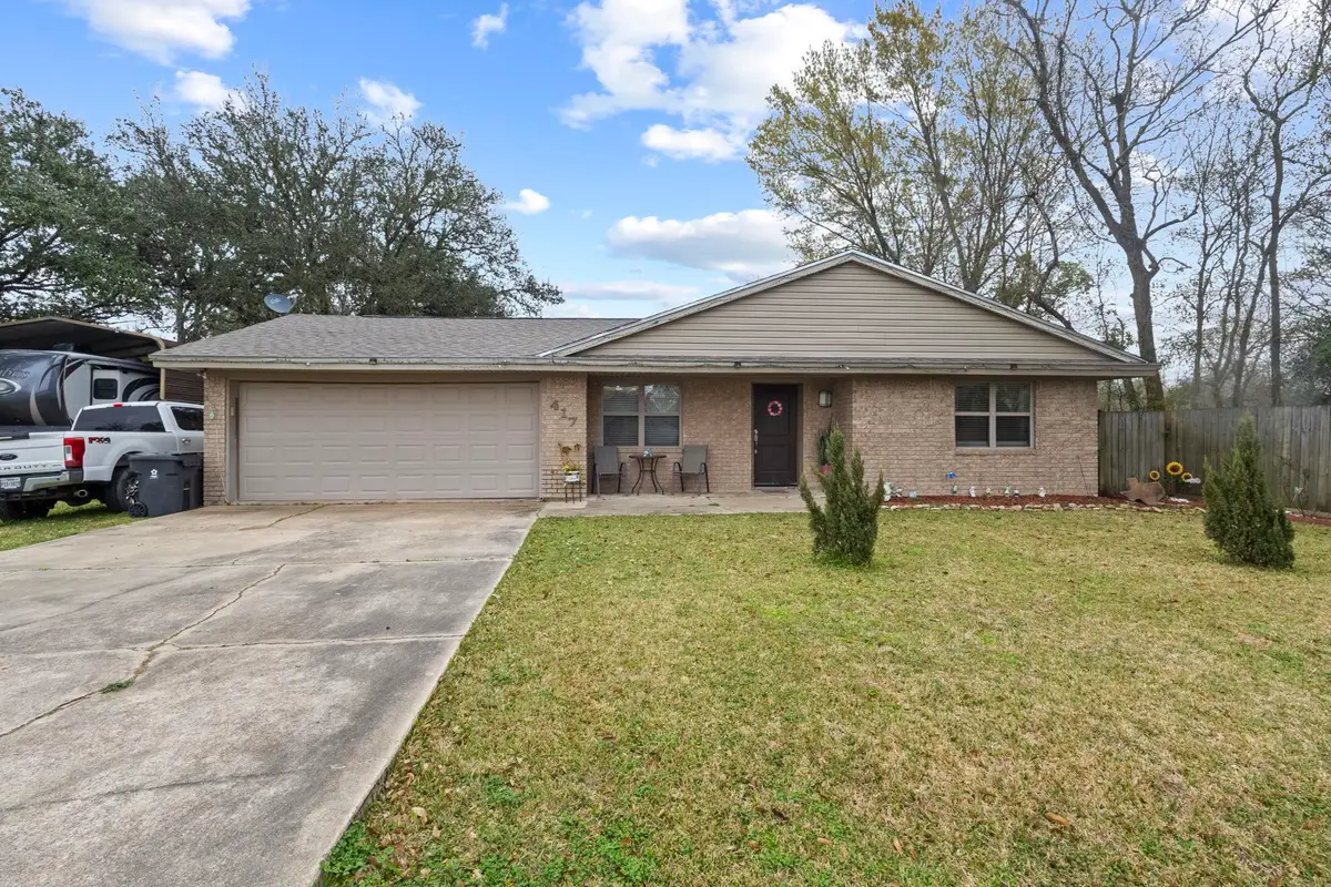 417 Nancy Dr, Bridge City, TX 77611 - #1