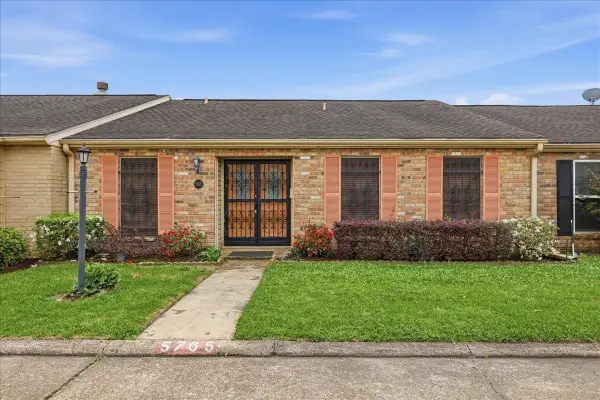 5765 TOWNHOUSE LANE, Beaumont, TX 77707