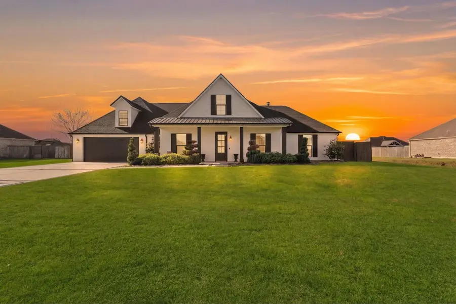 617 Continental Dr., Bridge City, TX 77611 - #2