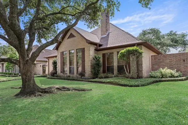 27 Bellechase Gardens, Beaumont, TX 77706