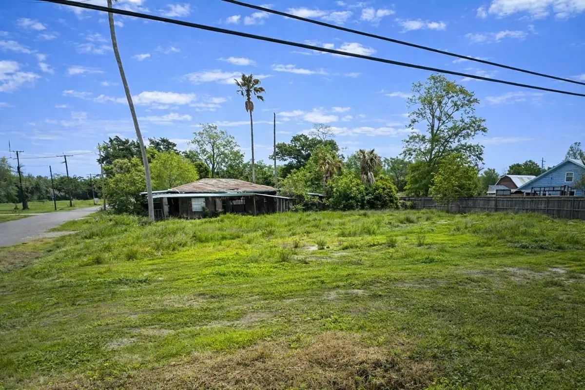 2514 8th Street, Orange, TX 77630 - #1