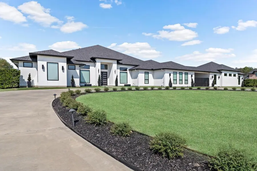 7720 N Lakeside Dr, Beaumont, TX 77707 - #2