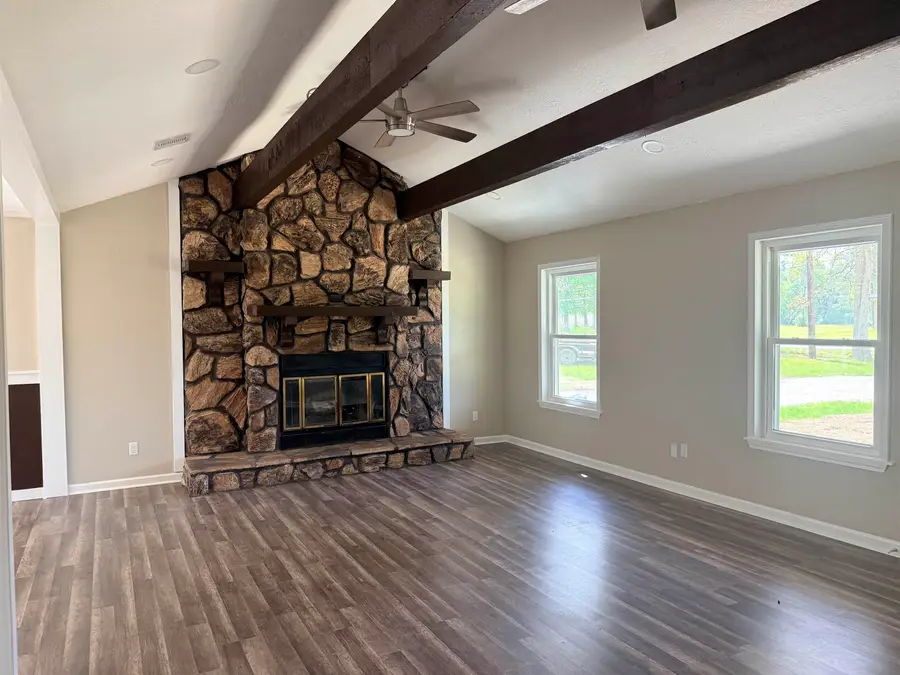 915 Sawmill Rd, Vidor, TX 77662 - #2