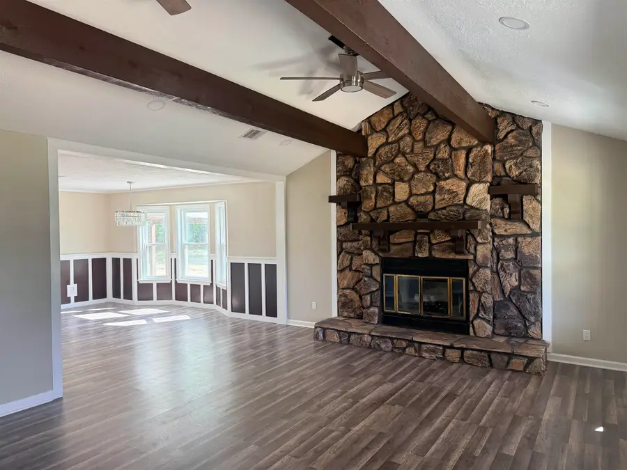 915 Sawmill Rd, Vidor, TX 77662 - #3