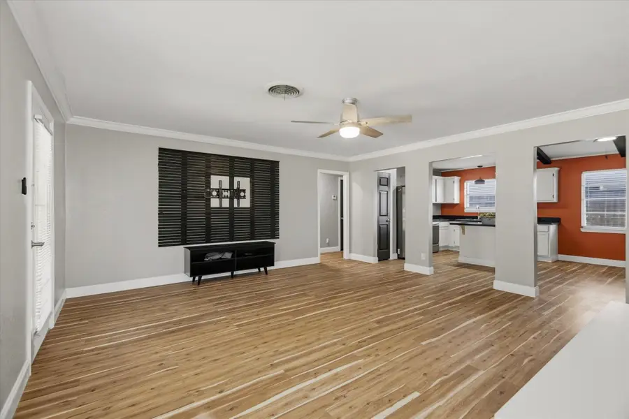 5685 Theresa St, Beaumont, TX 77705 - #2