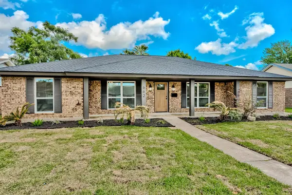 662 Birchwood Dr, Port Neches, TX 77651