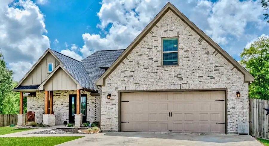 12110 Woodland Dr, Beaumont, TX 77705 - #2