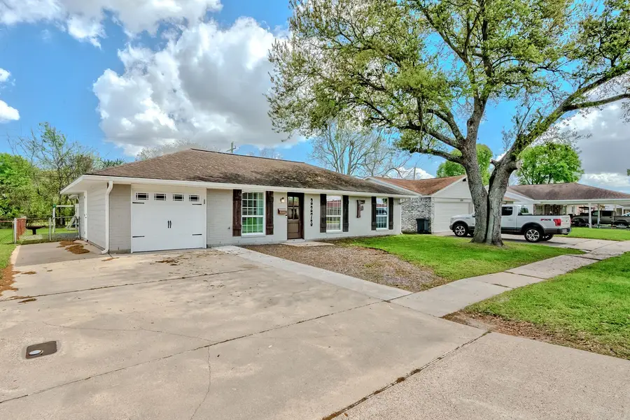 2273 Earle St., Port Neches, TX 77651 - #2