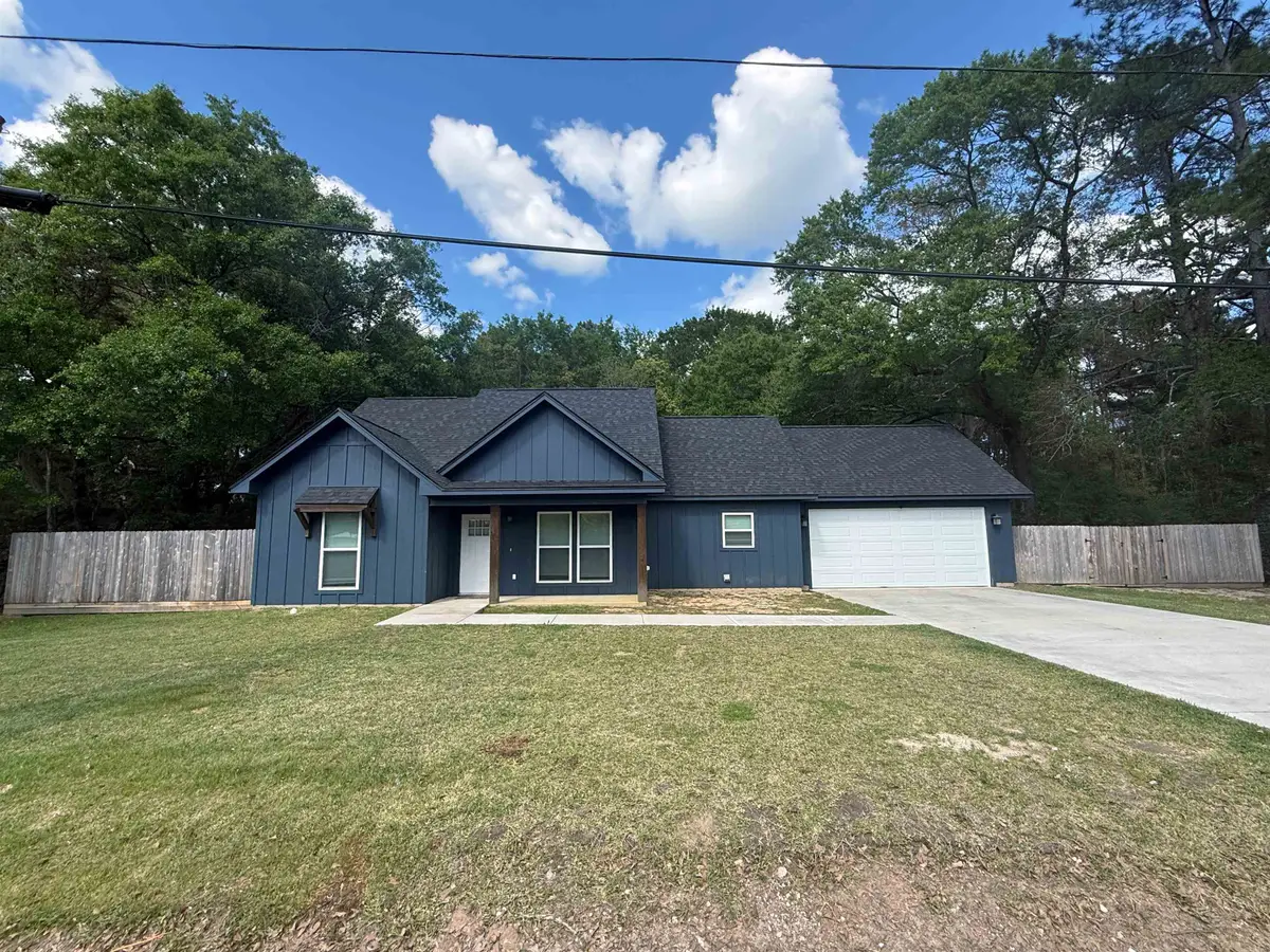 1020 W Ave B, Silsbee, TX 77656 - #1