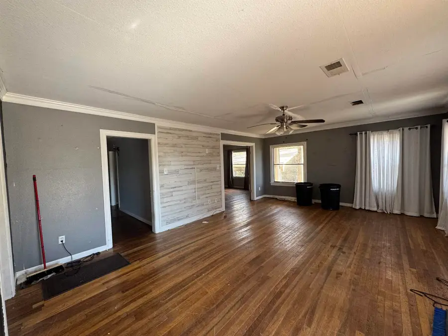 1202 Pine Ave, Orange, TX 77630 - #2