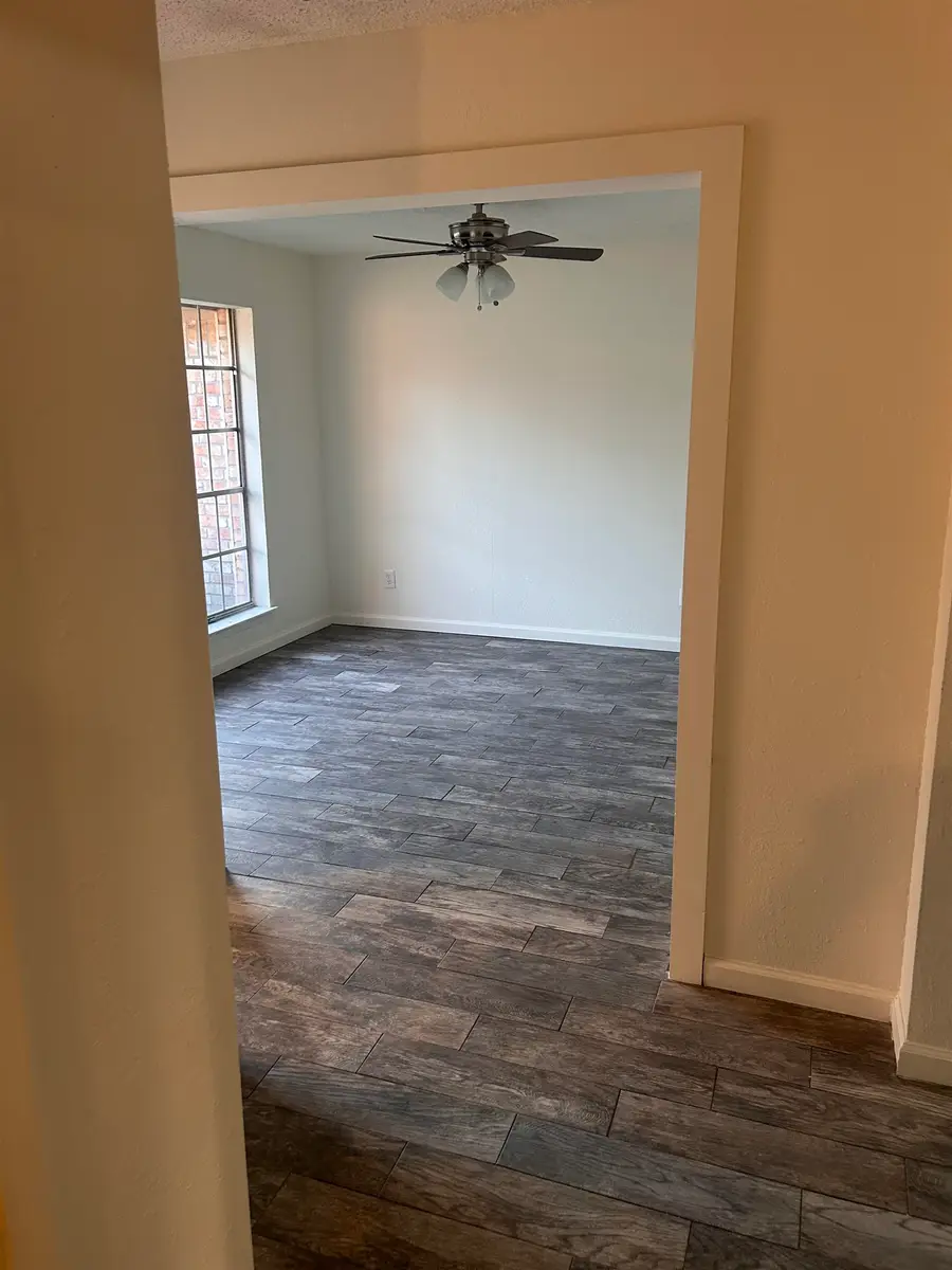 1908 Thousand Oaks Drive, Orange, TX 77632 - #2