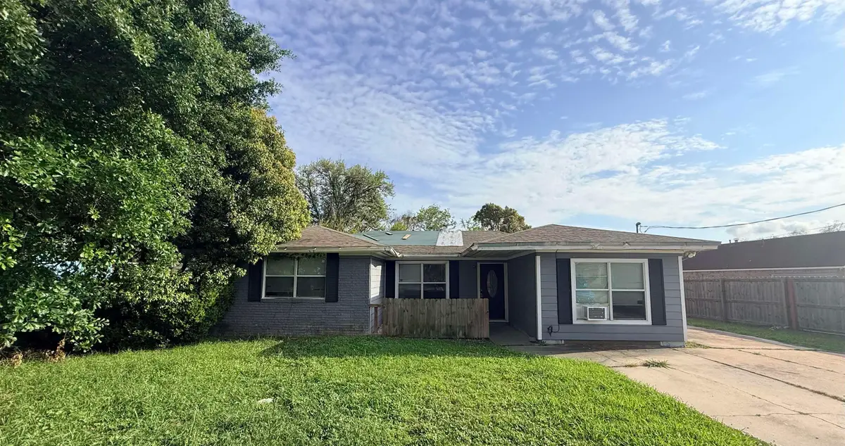 160 Roberts Ave., Bridge City, TX 77611 - #1