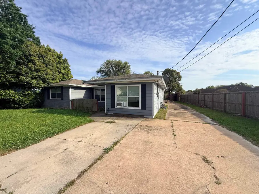 160 Roberts Ave., Bridge City, TX 77611 - #2