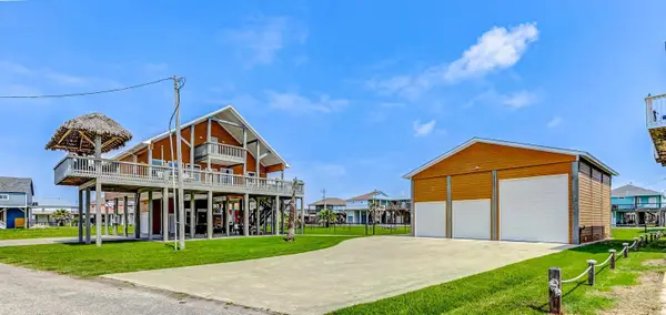 950 Seadrift, Crystal Beach, TX 77650
