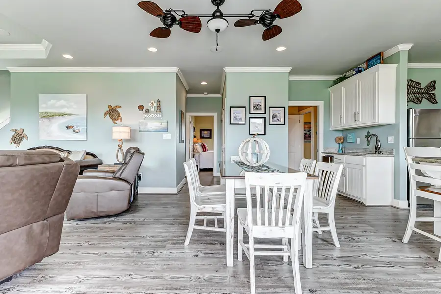 950 Seadrift, Crystal Beach, TX 77650 - #3