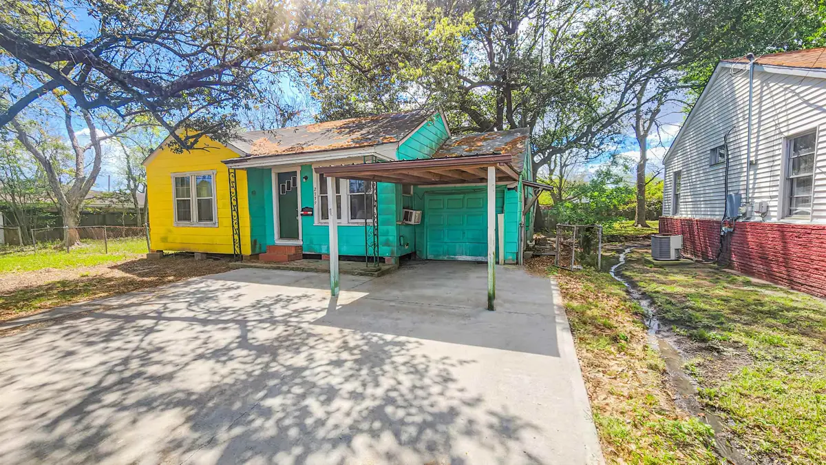 2739 MONTROSE AVE, Groves, TX 77619 - #1