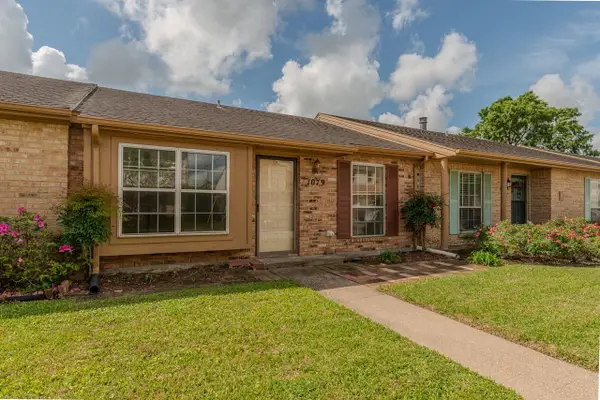 1079 Sunmeadow Dr., Beaumont, TX 77706