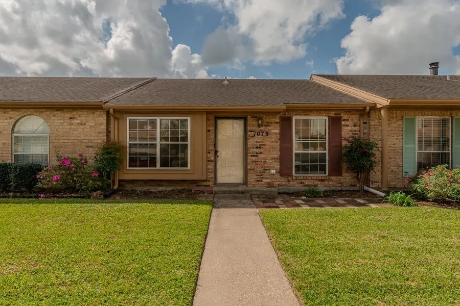 1079 Sunmeadow Dr., Beaumont, TX 77706 - #3