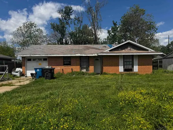 255 Elizabeth, Bridge City, TX 77611