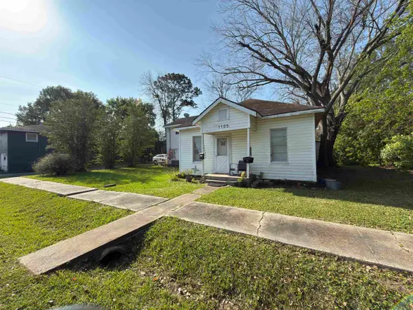 1105 Avenue B, Port Neches, TX 77651